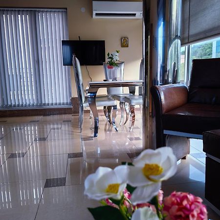 The View Apartment Plovdiv Esterno foto