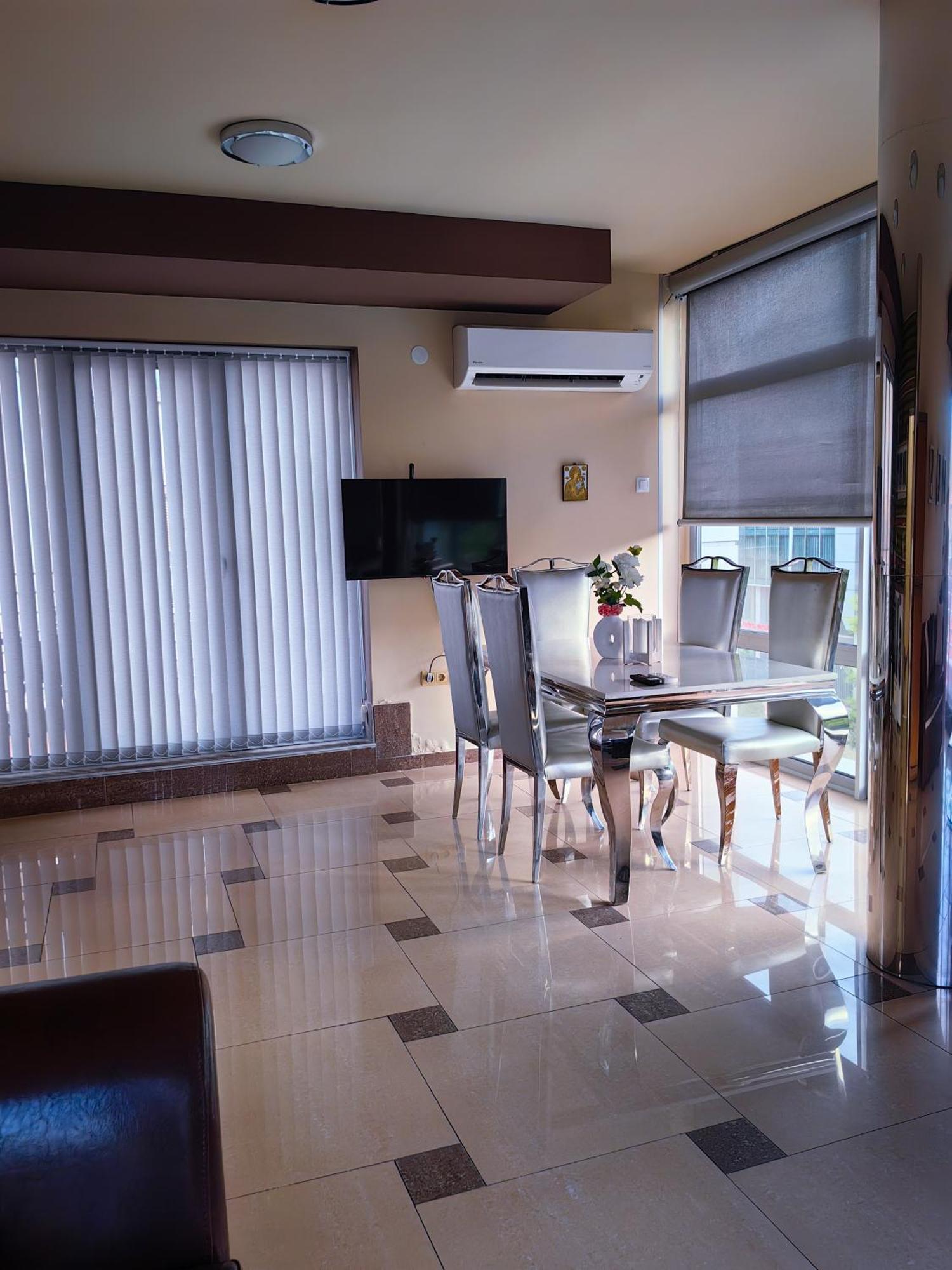 The View Apartment Plovdiv Esterno foto